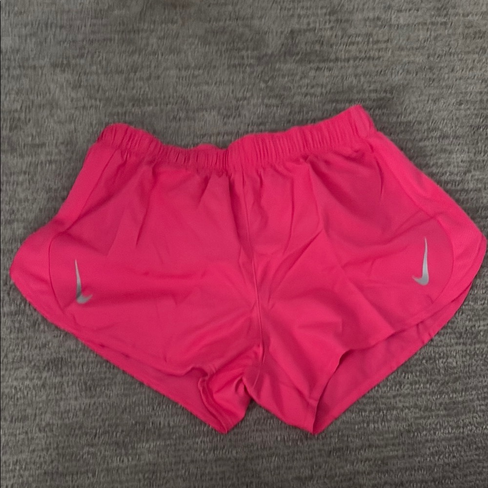 Nike Women's Bright Pink Athletic Shorts nwot